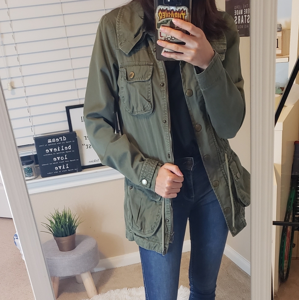 Cute army green jacket